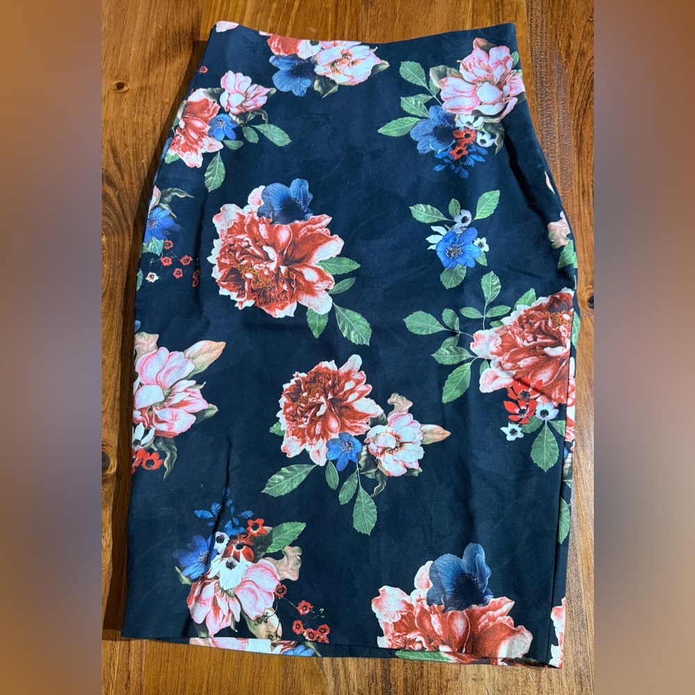 RW&CO. Floral Pencil Skirt